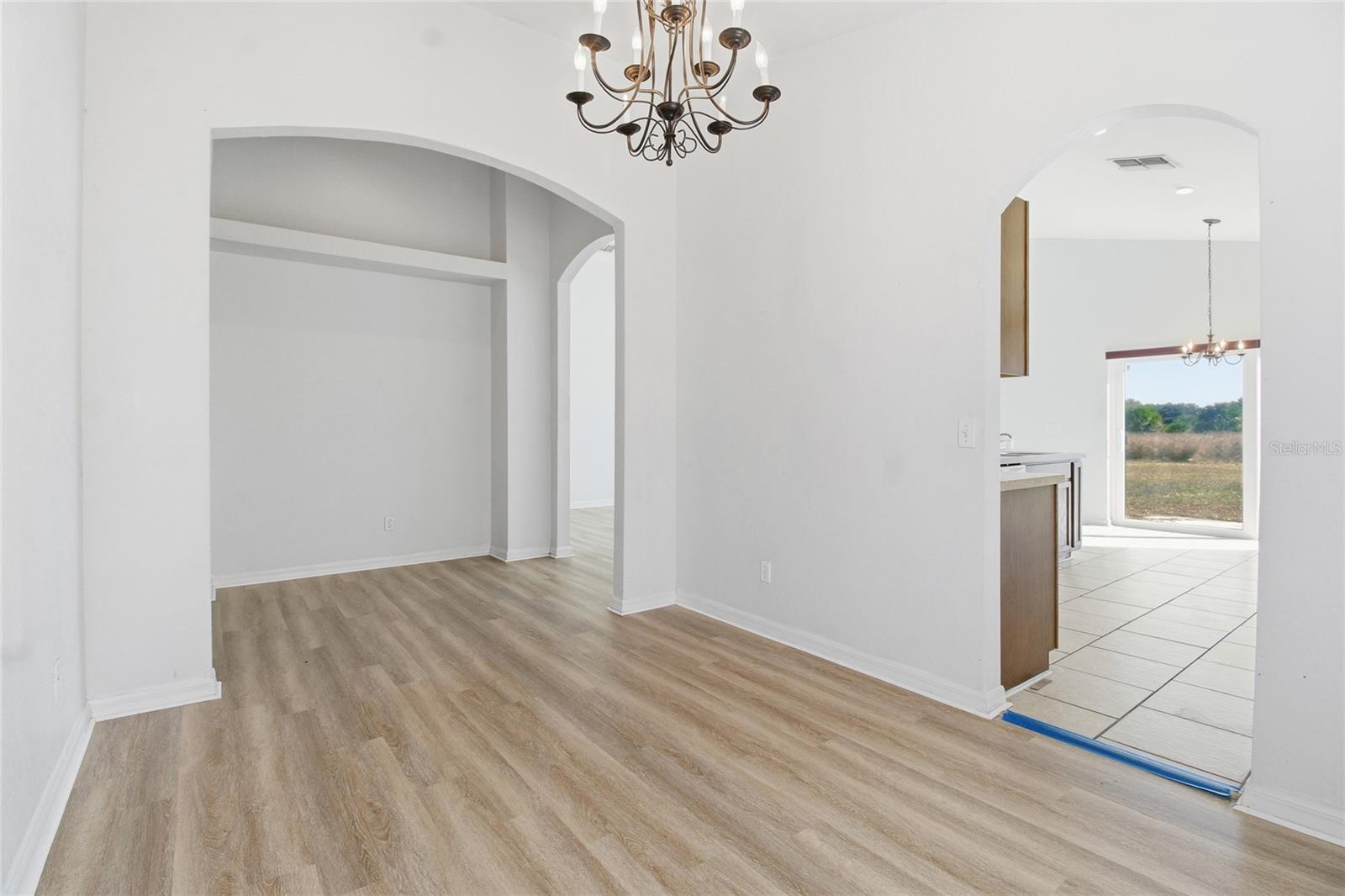 Image 12 of 34 For 2764 Rochelle Drive