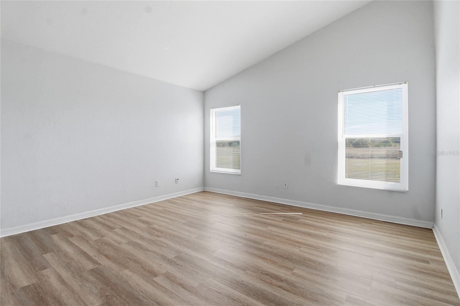 Image 14 of 34 For 2764 Rochelle Drive