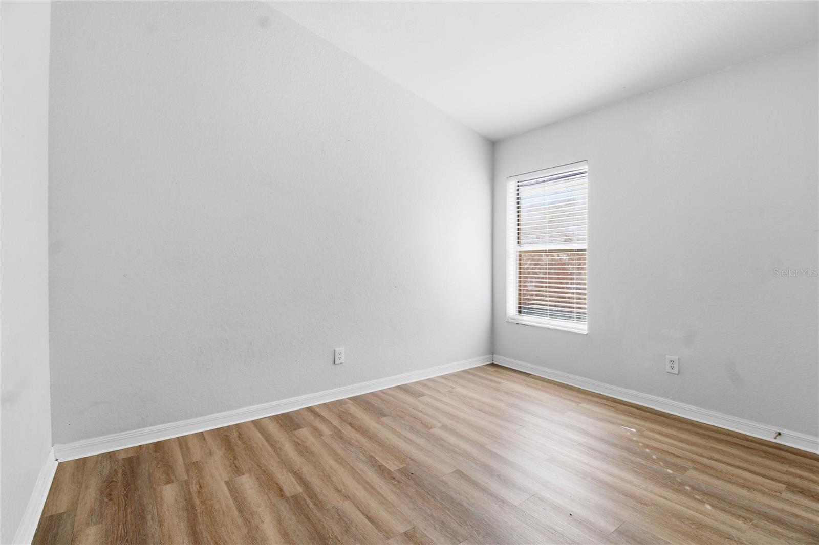 Image 15 of 34 For 2764 Rochelle Drive