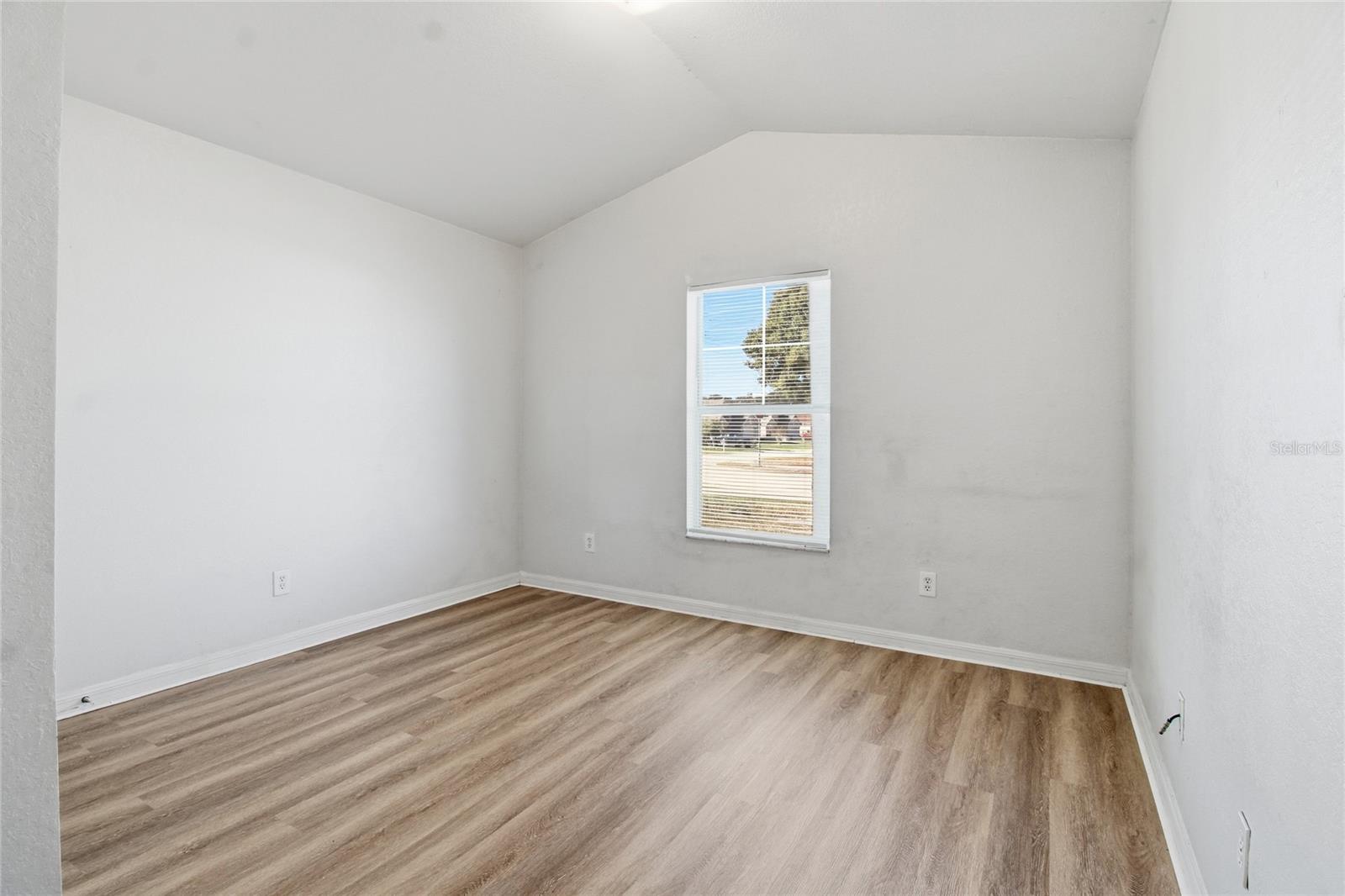 Image 18 of 34 For 2764 Rochelle Drive