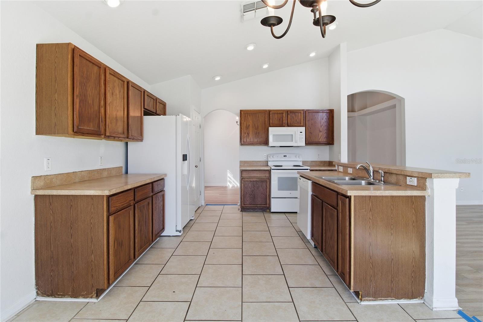 Image 8 of 34 For 2764 Rochelle Drive