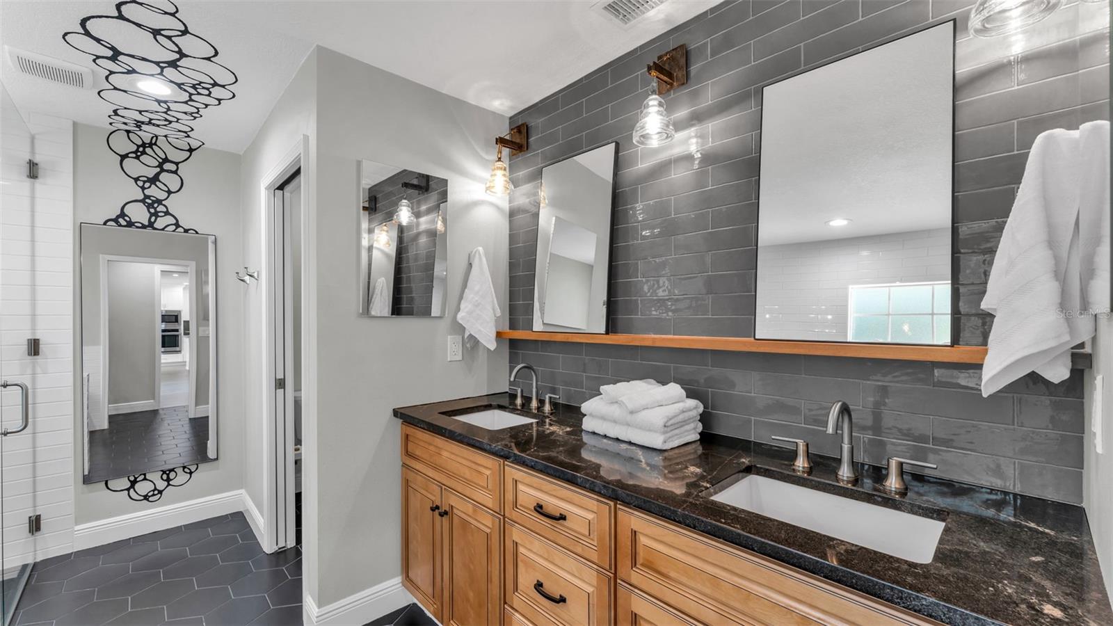 Image 19 of 59 For 5238 Upland Place