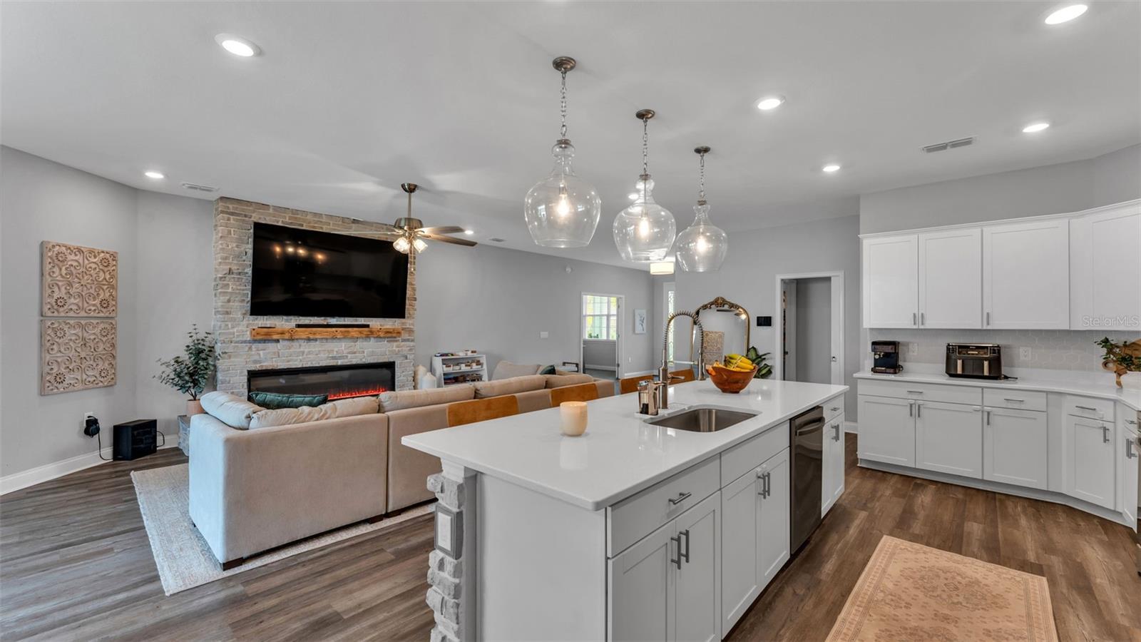 Image 16 of 57 For 6799 Treymont Drive