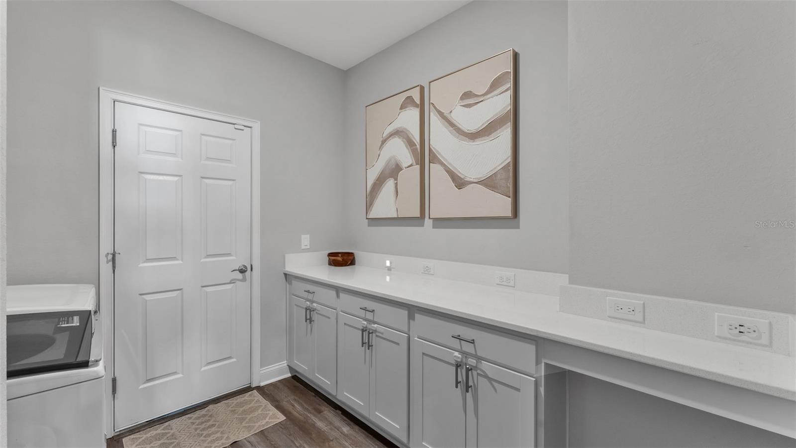 Image 22 of 57 For 6799 Treymont Drive