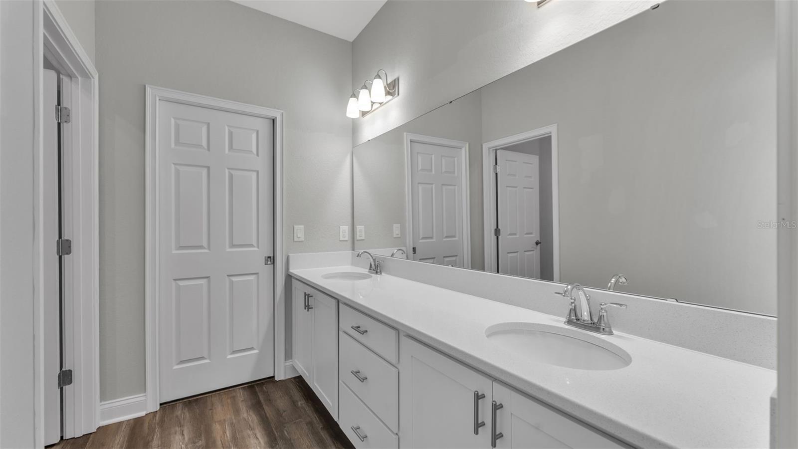 Image 40 of 57 For 6799 Treymont Drive