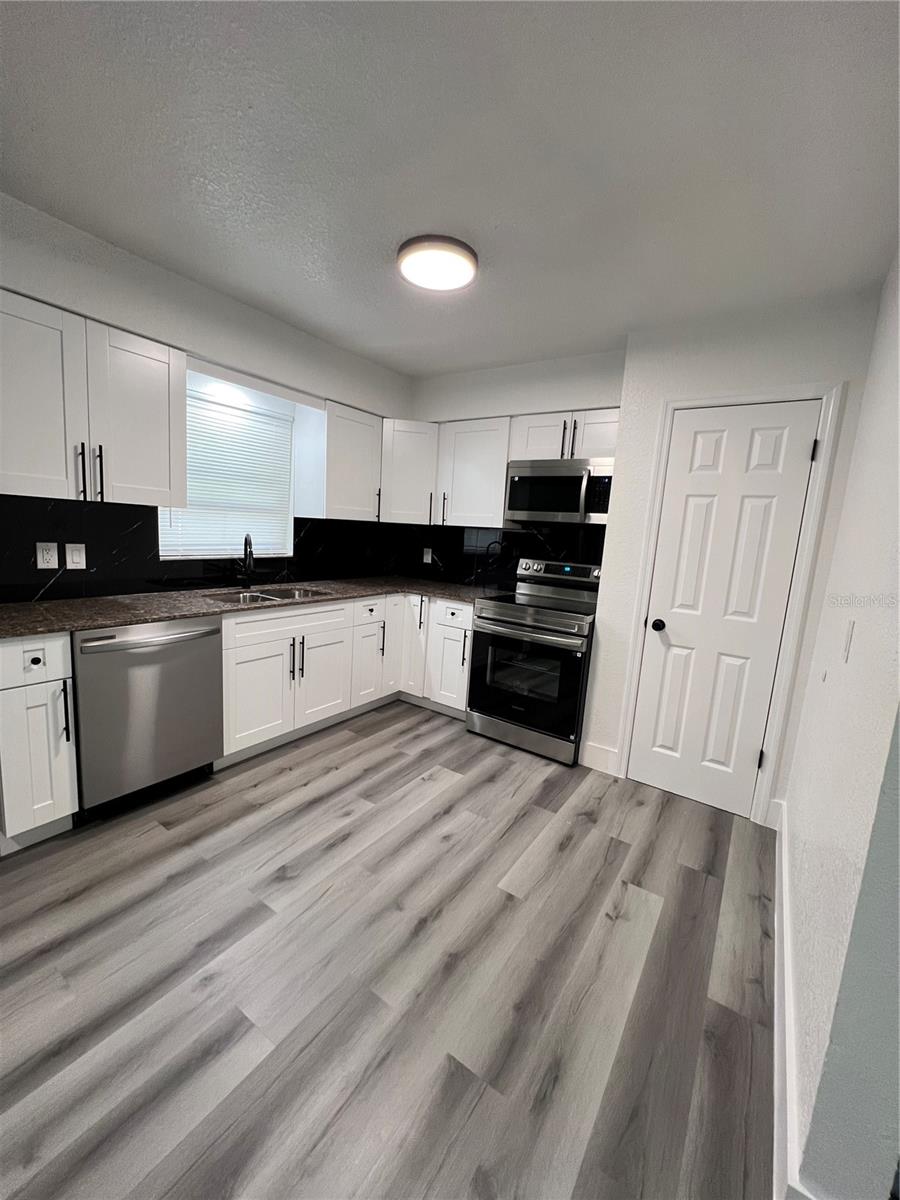 Image 28 of 33 For 4635 Weston Road