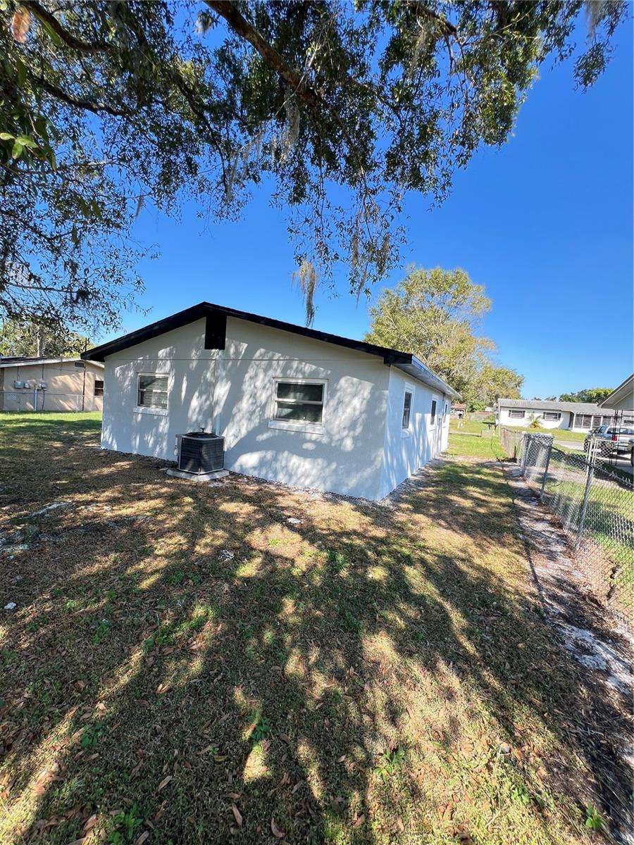 Image 5 of 33 For 4635 Weston Road