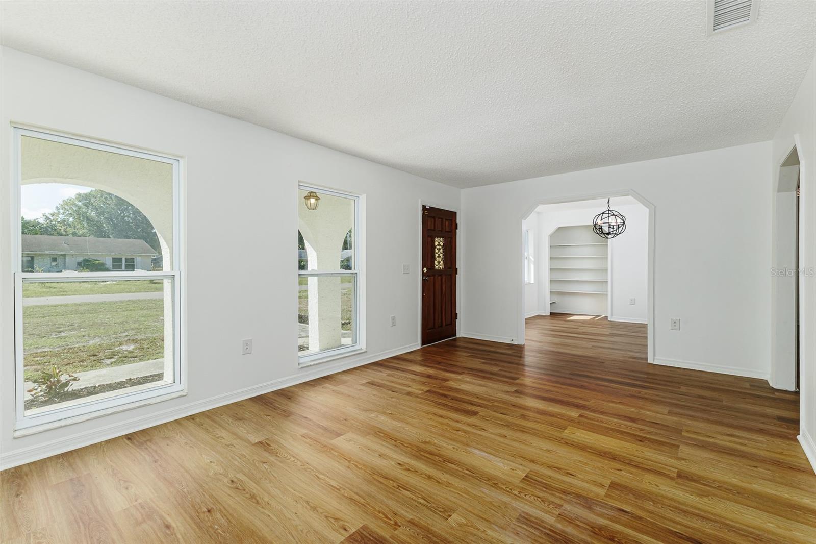 Image 5 of 36 For 3415 Peacock Lane