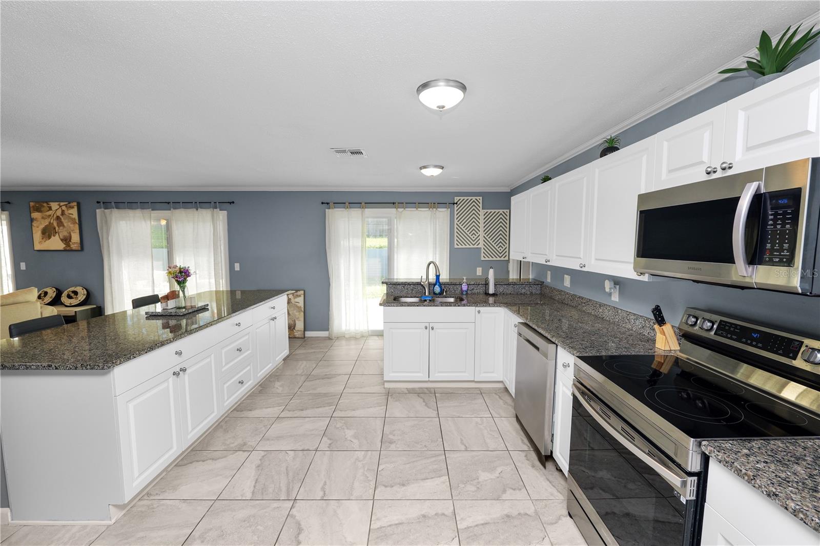 Image 13 of 56 For 1316 Lake Ariana Boulevard