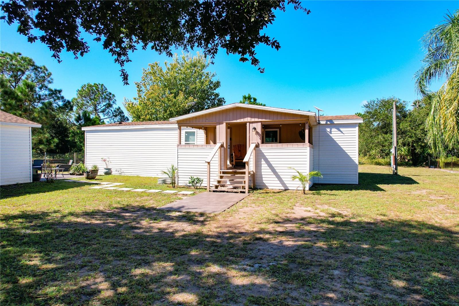 Image 2 of 45 For 1010 Dawes Road