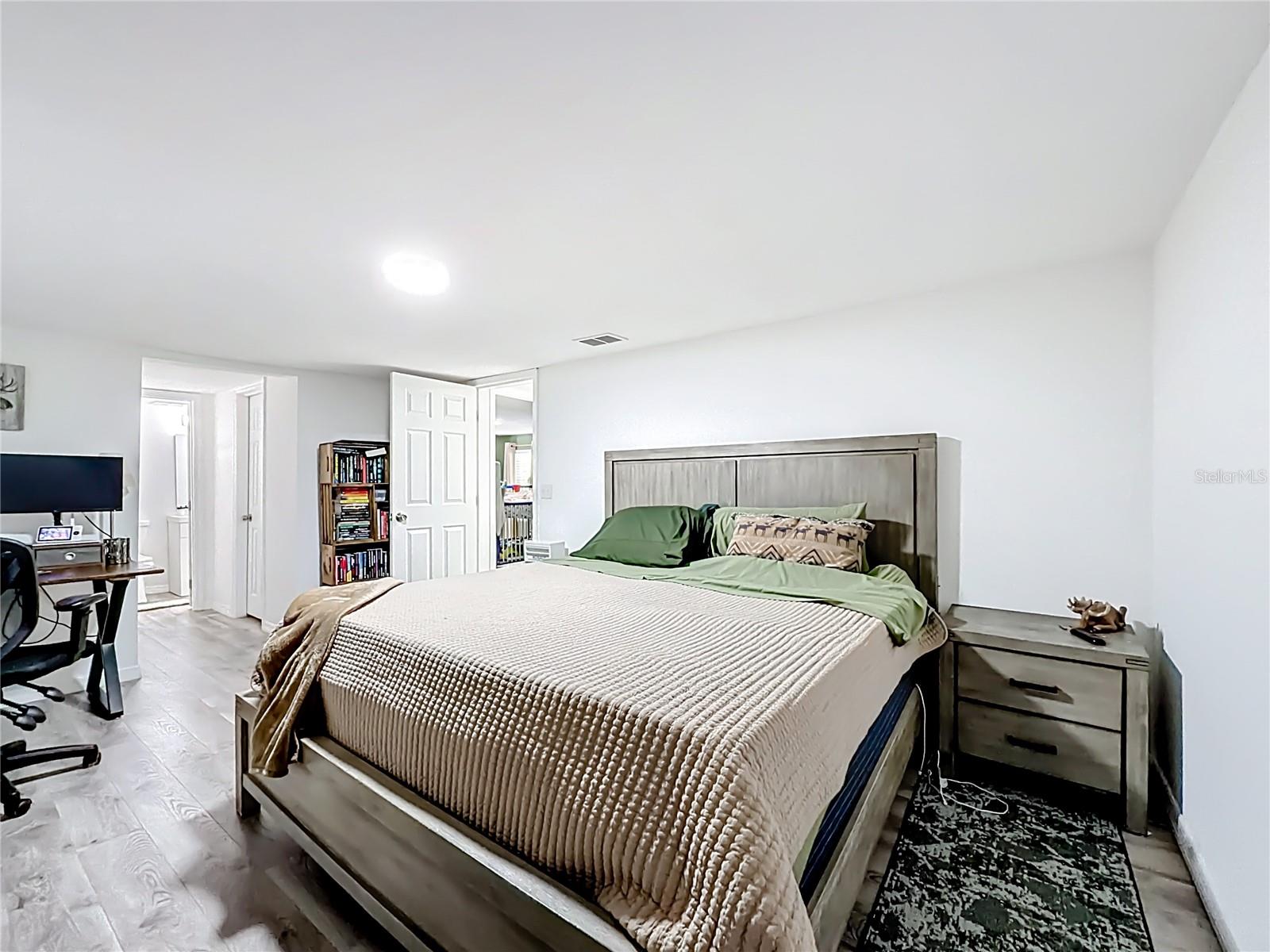 Image 27 of 45 For 1010 Dawes Road