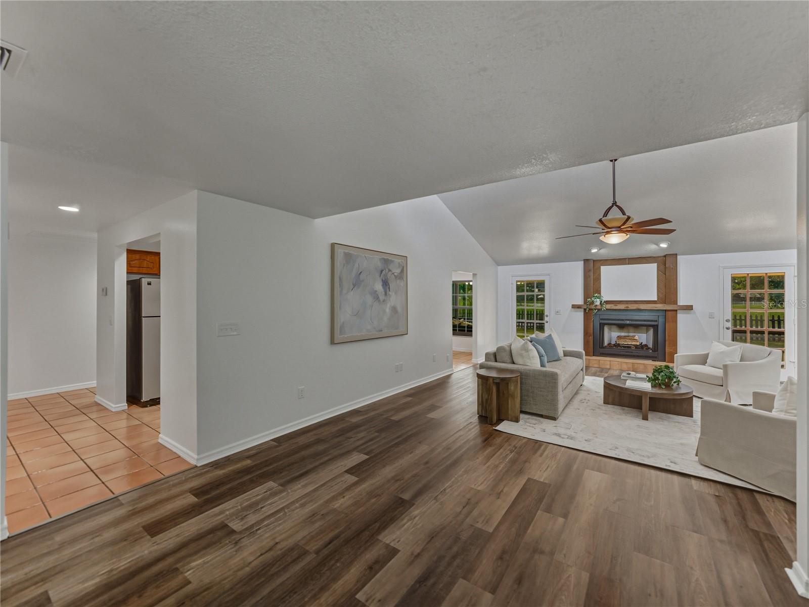 Listing photo id 10 for 16404 Ashwood Drive