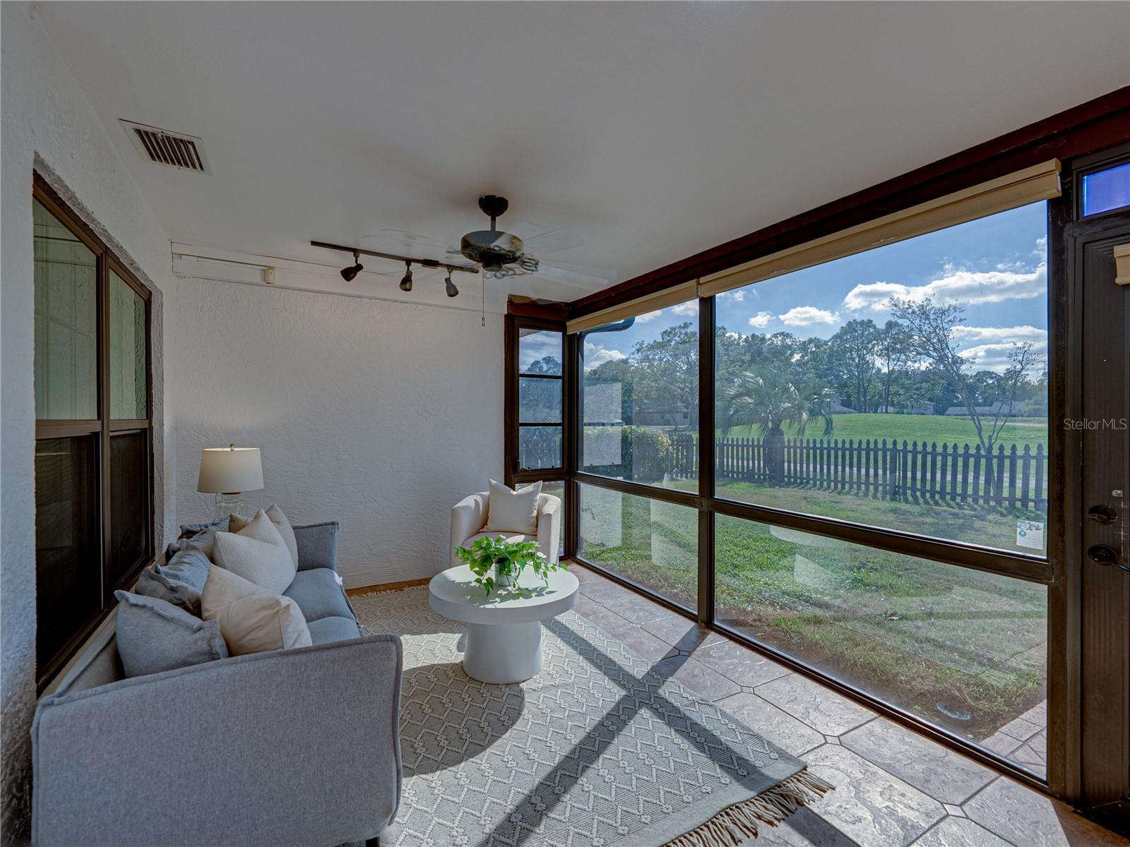 Listing photo id 12 for 16404 Ashwood Drive