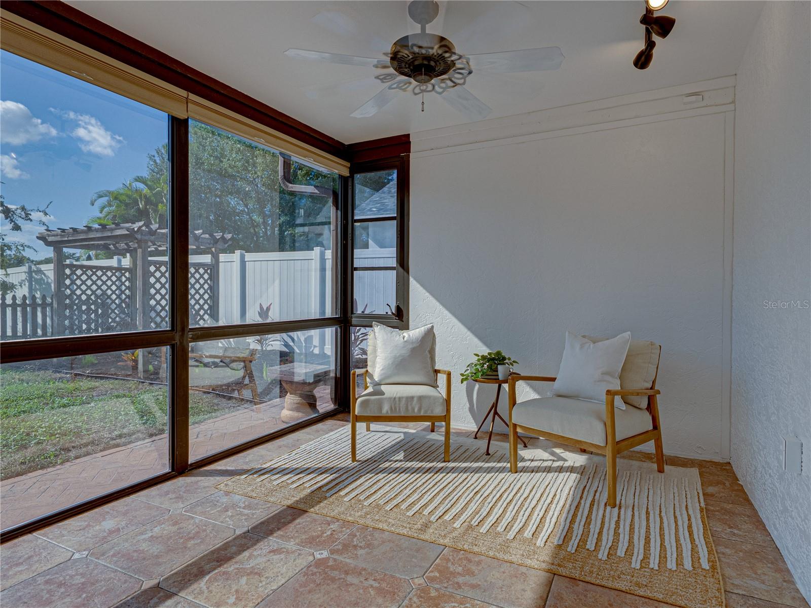 Listing photo id 13 for 16404 Ashwood Drive