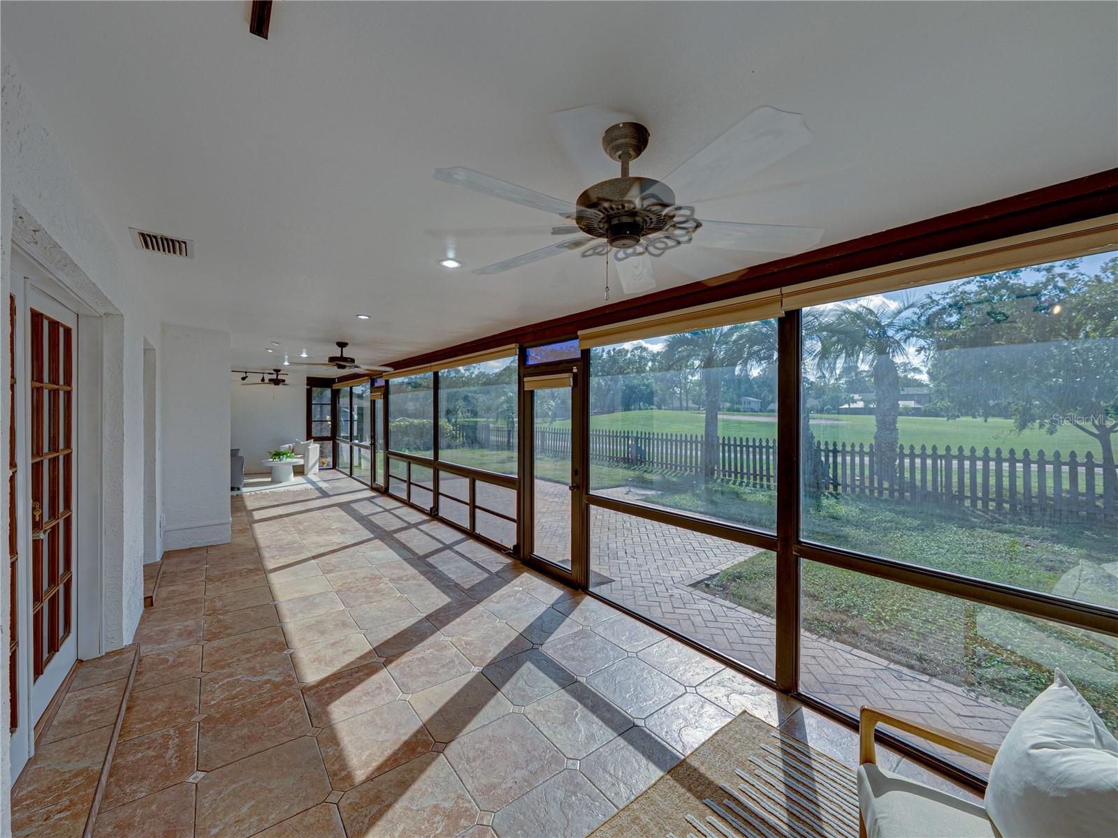 Listing photo id 14 for 16404 Ashwood Drive