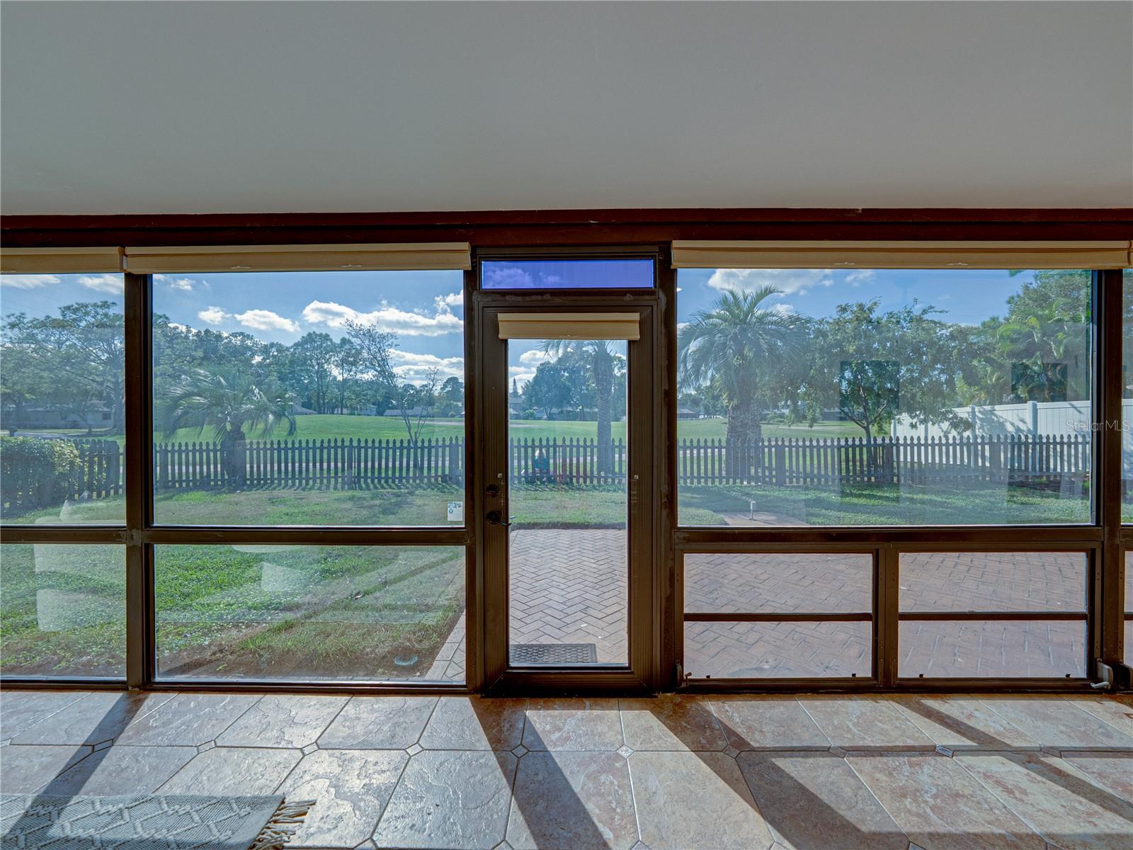 Listing photo id 15 for 16404 Ashwood Drive