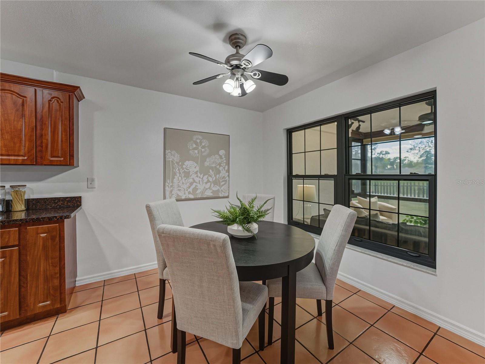 Listing photo id 20 for 16404 Ashwood Drive