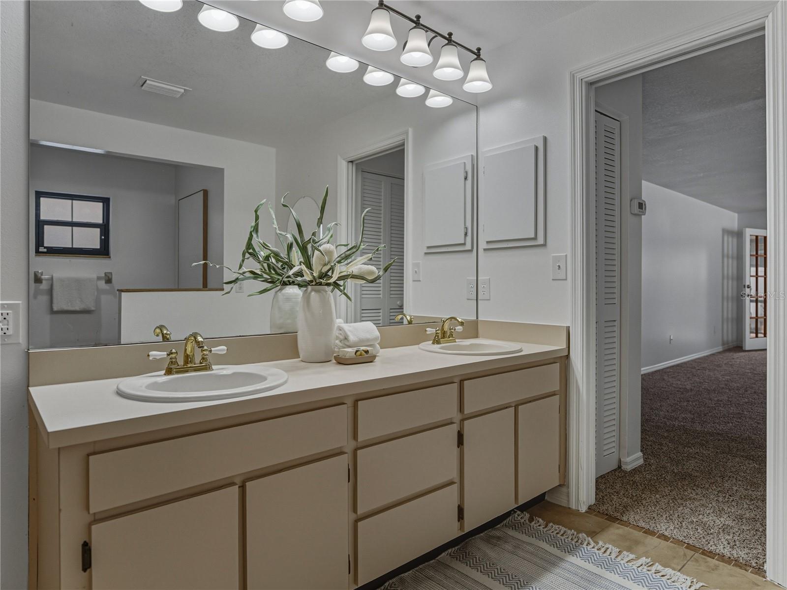 Listing photo id 27 for 16404 Ashwood Drive