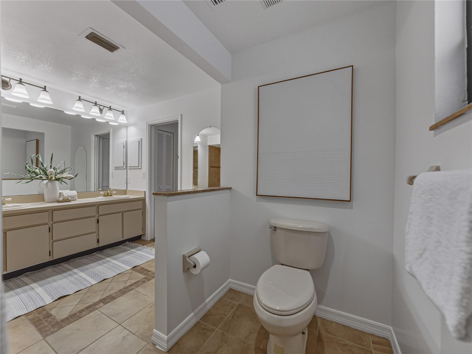 Listing photo id 31 for 16404 Ashwood Drive