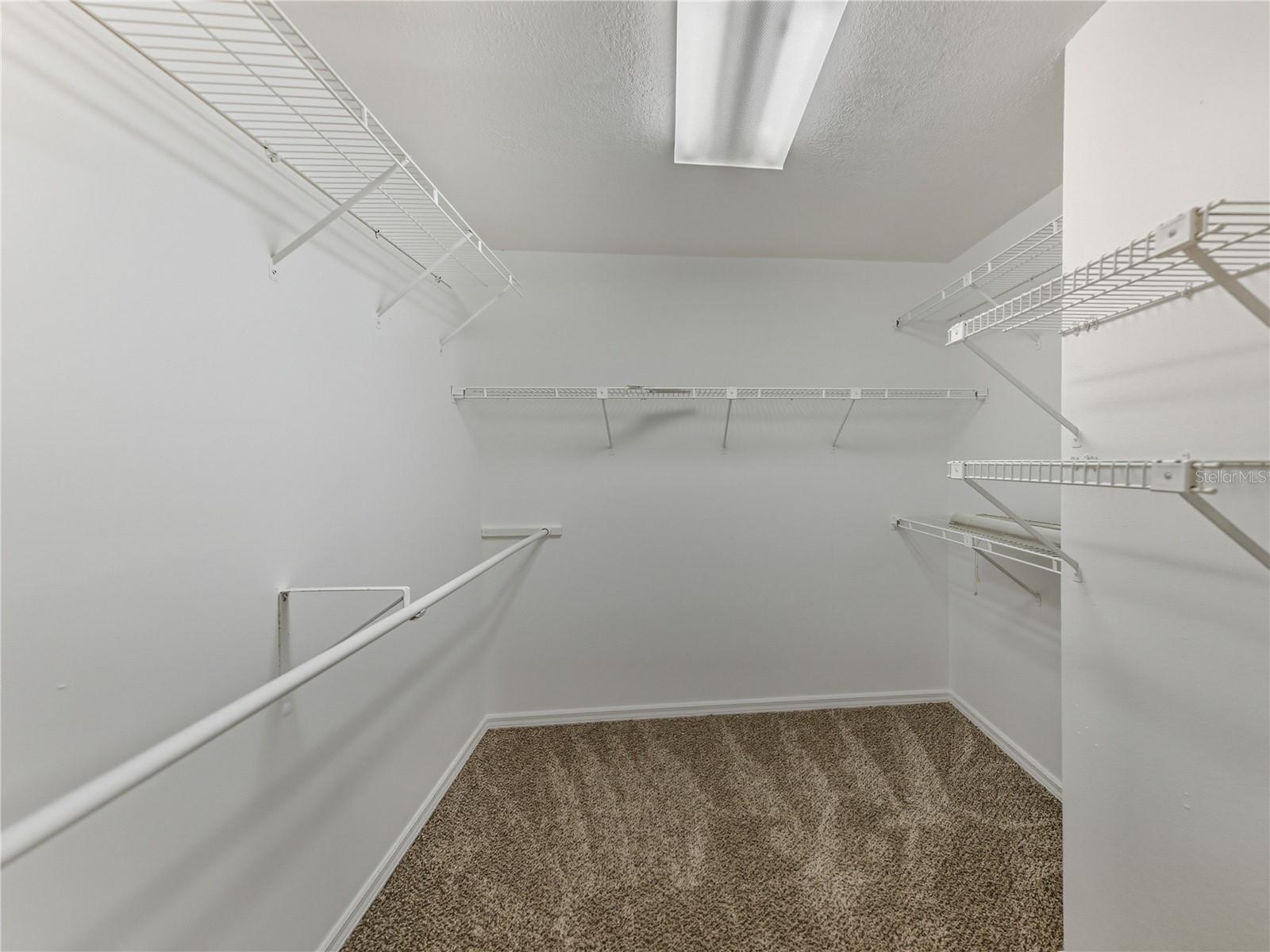 Listing photo id 32 for 16404 Ashwood Drive