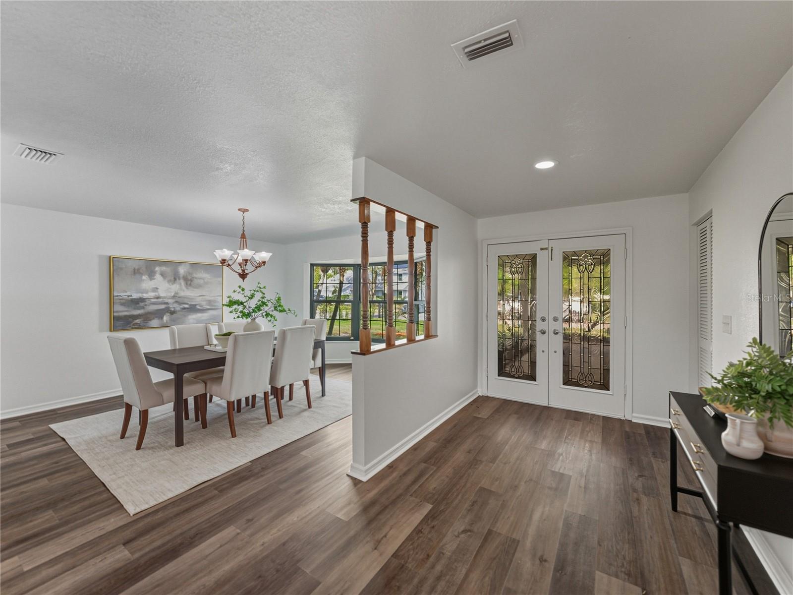 Listing photo id 2 for 16404 Ashwood Drive