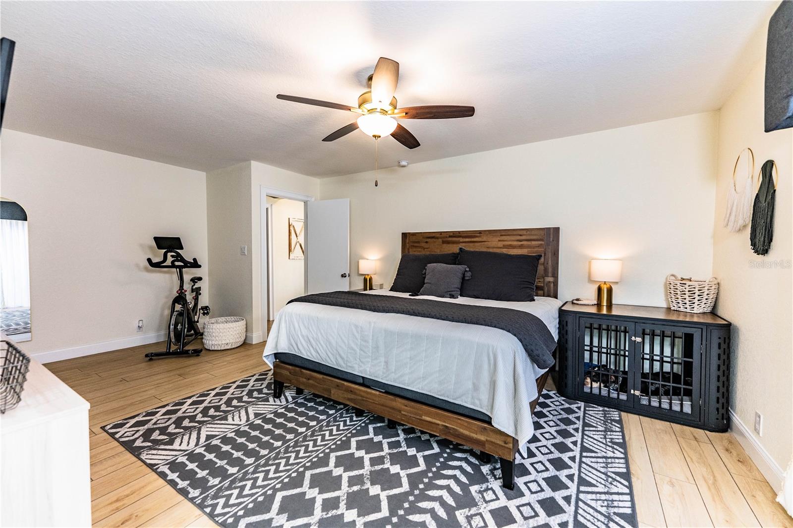 Image 32 of 84 For 6529 Shadow Court