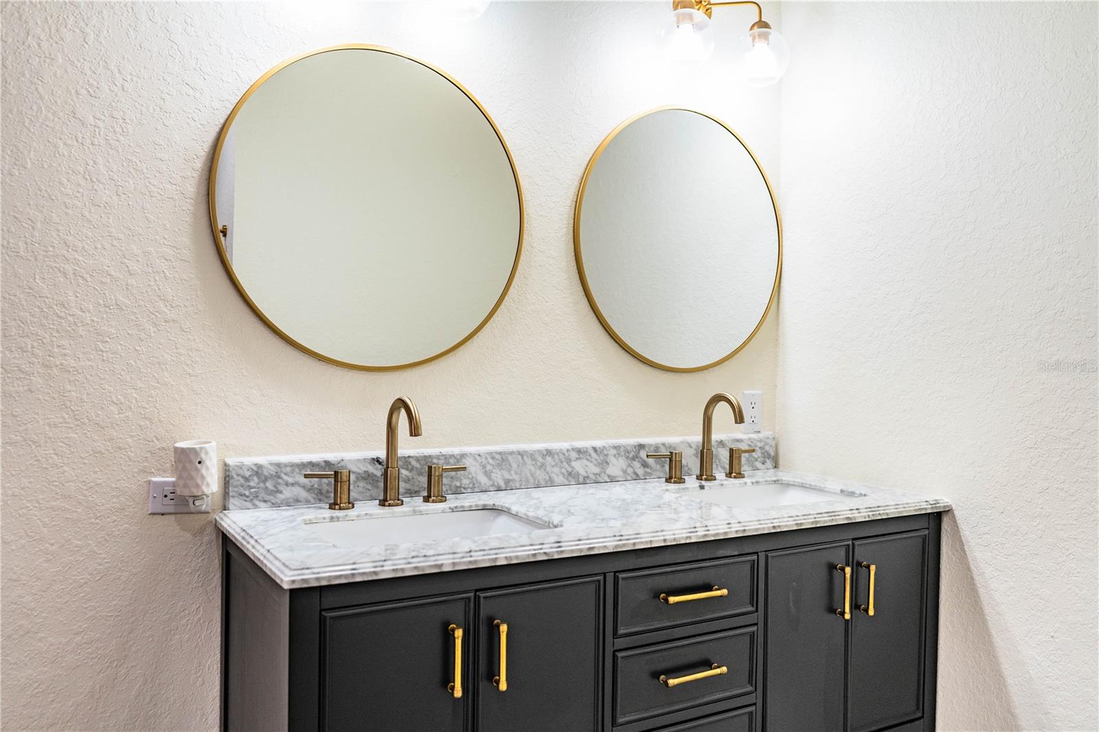 Image 35 of 84 For 6529 Shadow Court