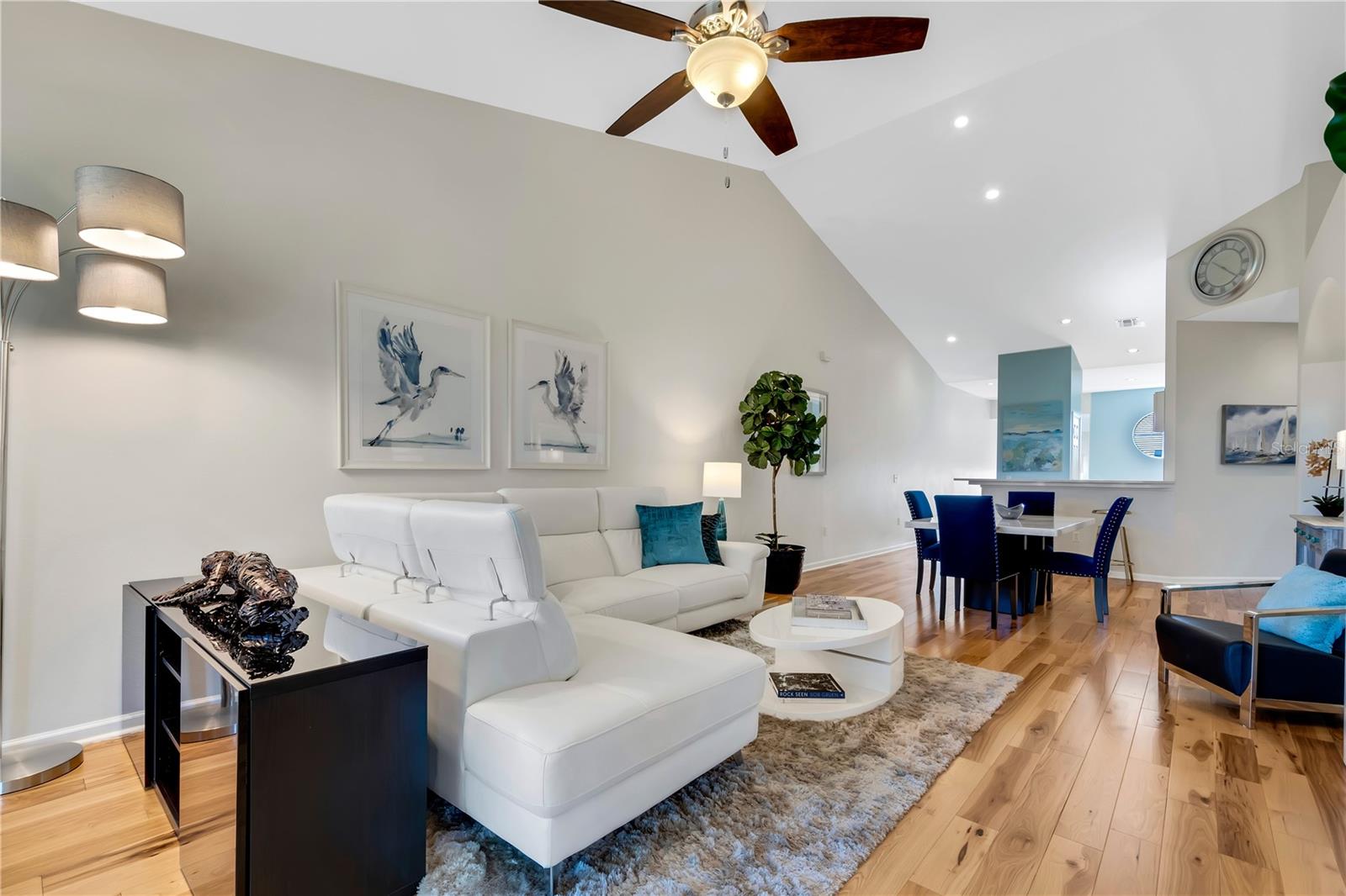 Image 13 of 59 For 421 Enclave Place N-a