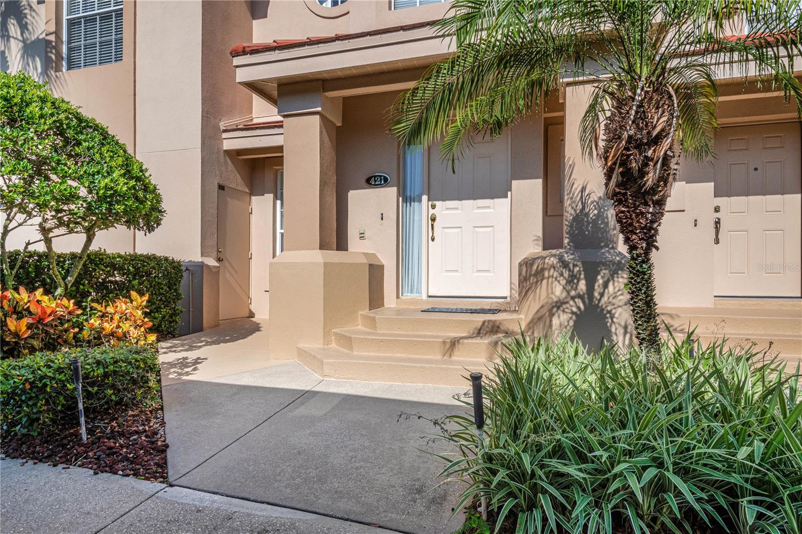 Image 3 of 59 For 421 Enclave Place N-a