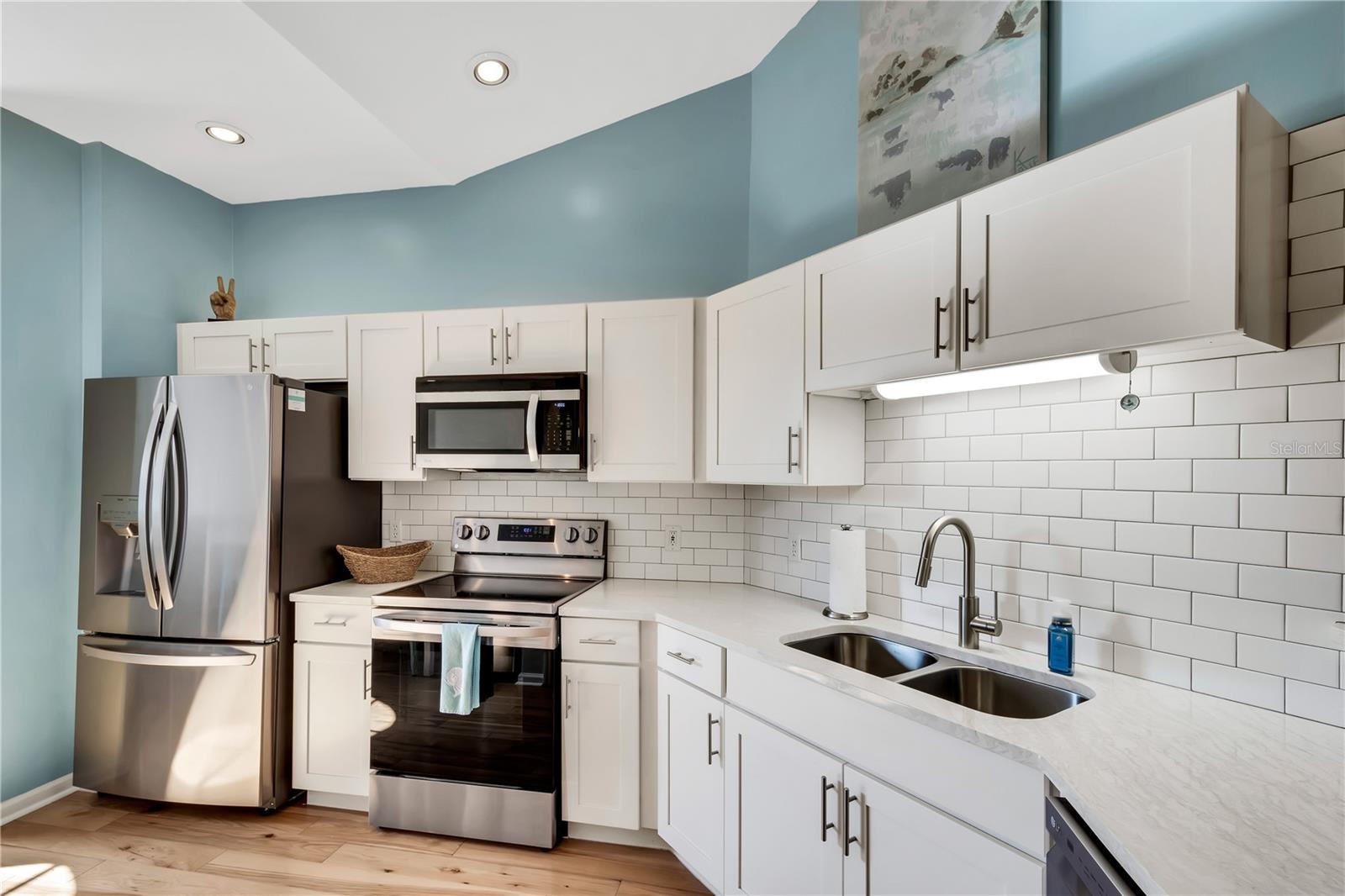 Image 6 of 59 For 421 Enclave Place N-a