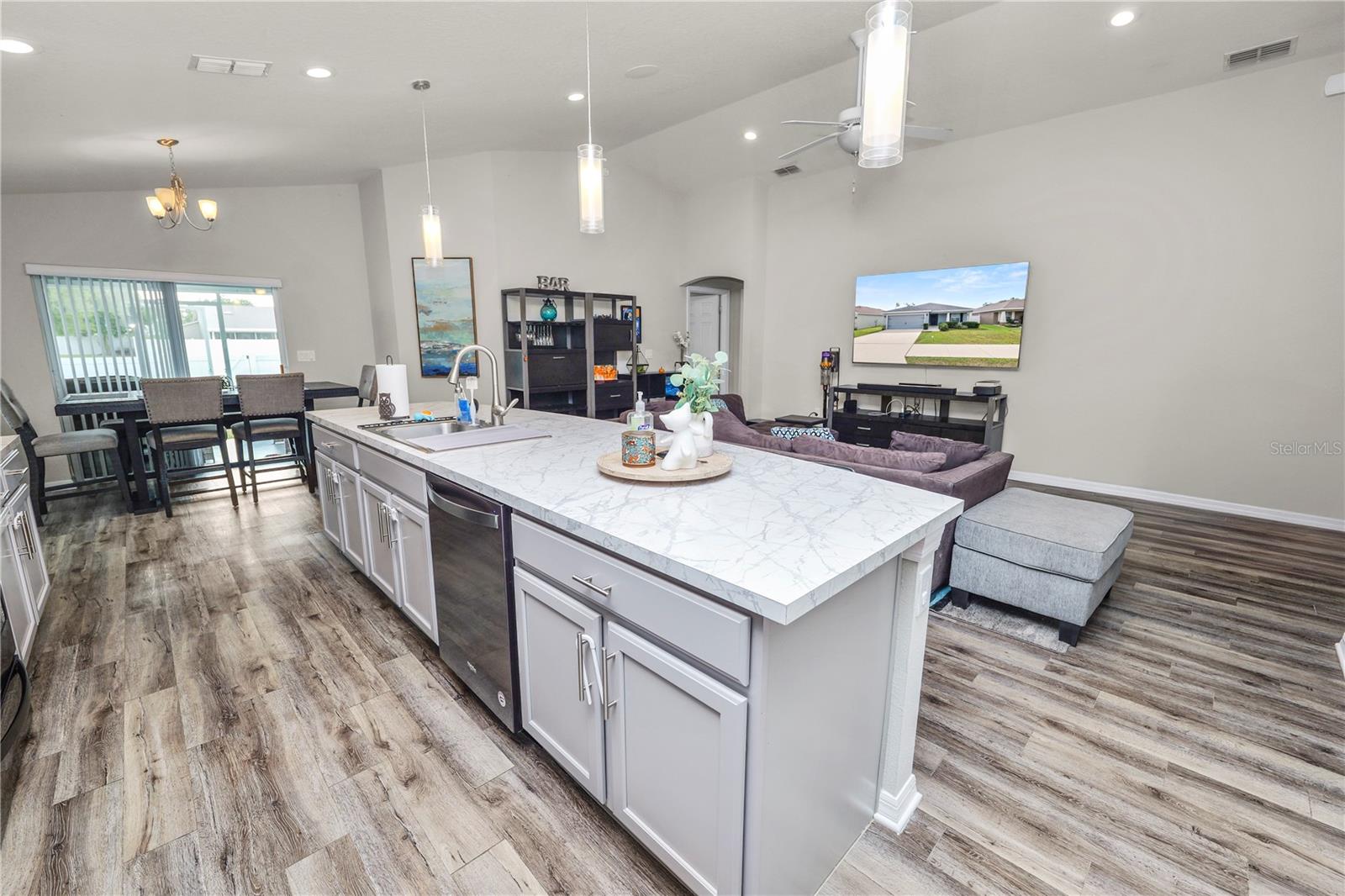 Image 10 of 37 For 1984 Danes Court