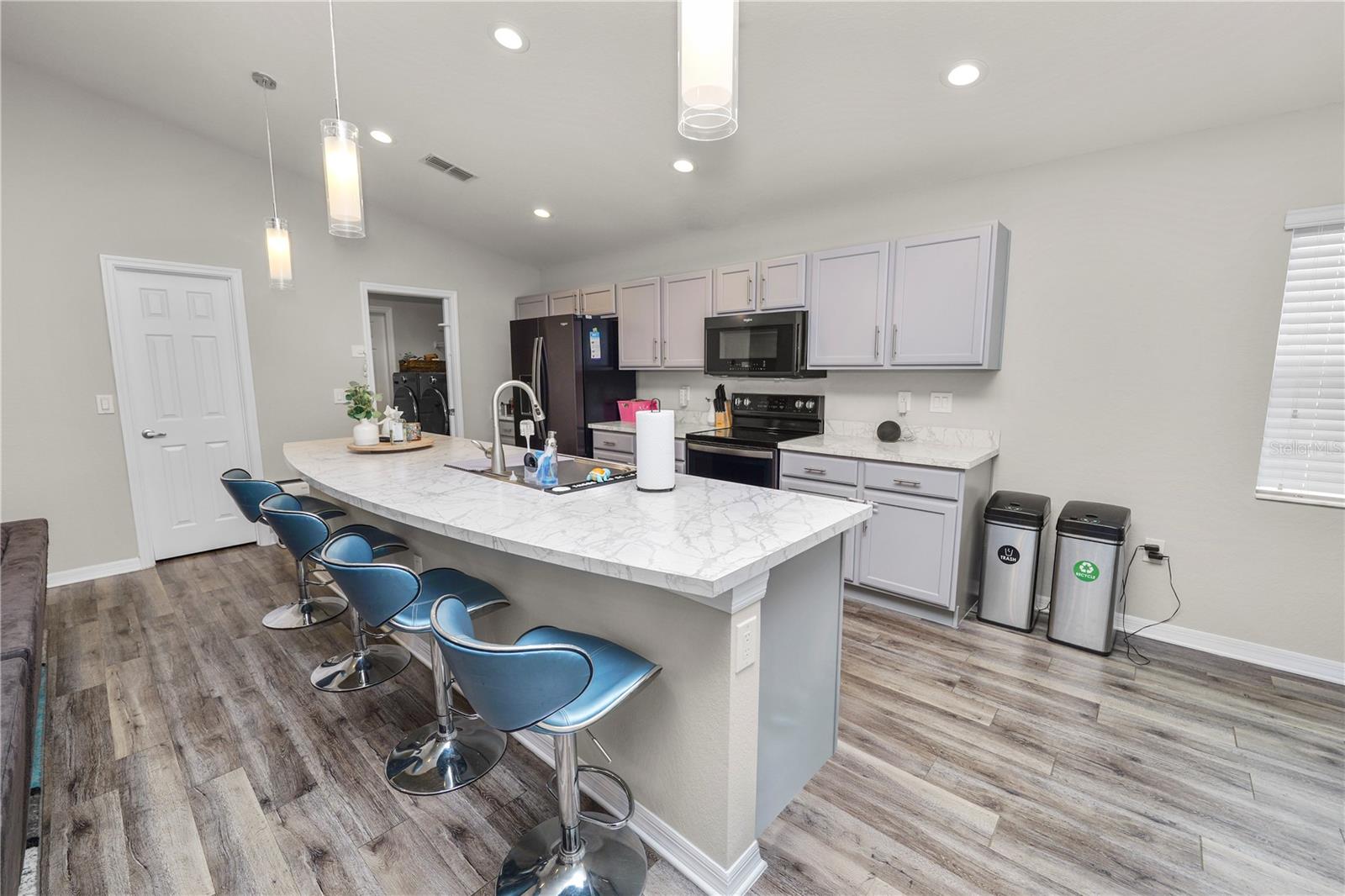 Image 13 of 37 For 1984 Danes Court