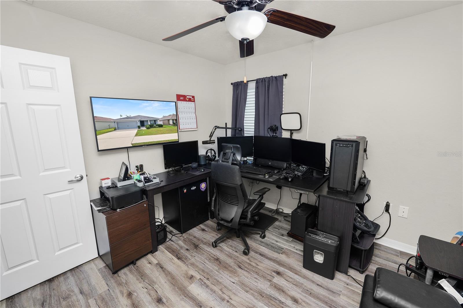 Image 25 of 37 For 1984 Danes Court