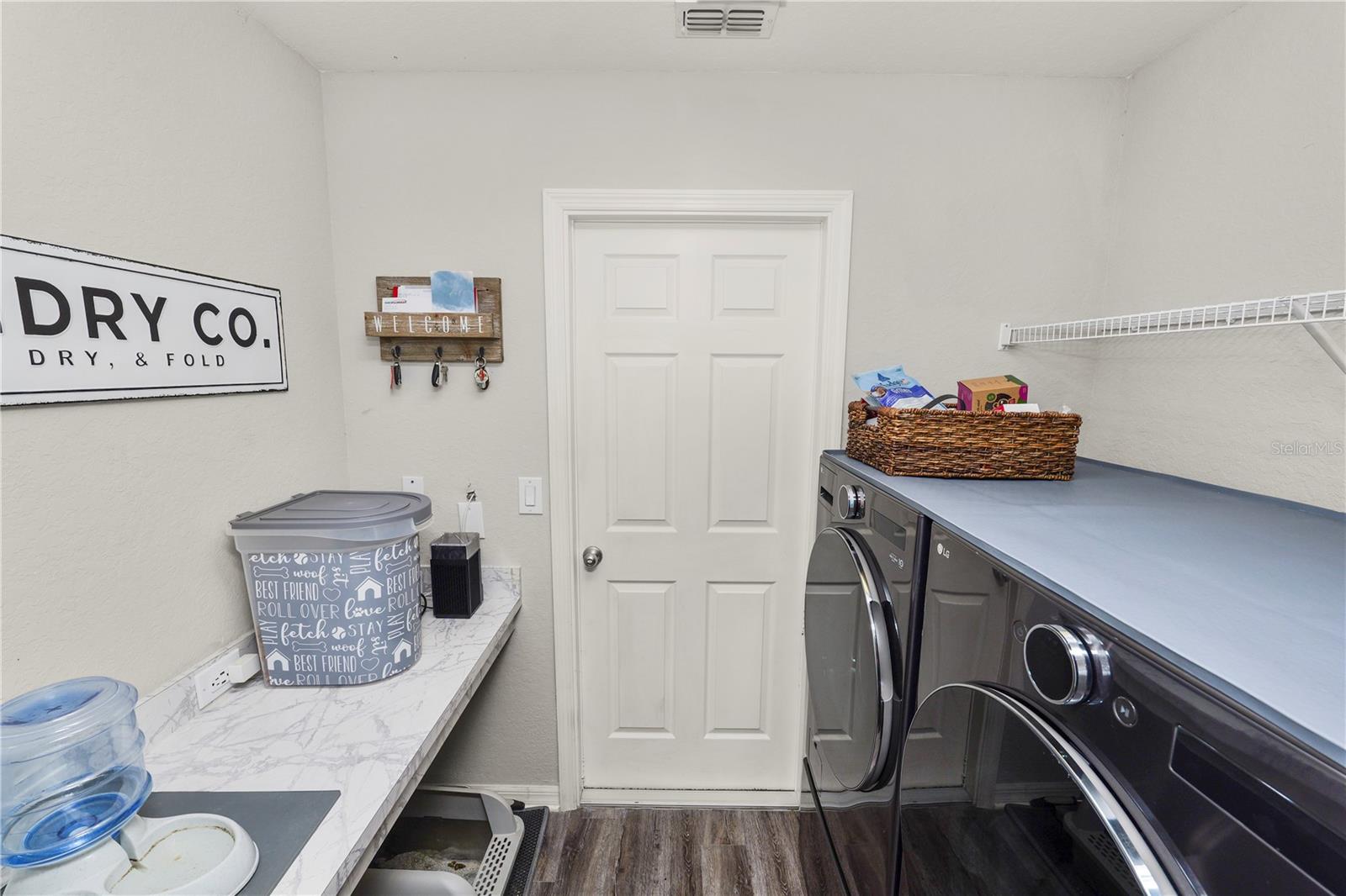 Image 28 of 37 For 1984 Danes Court