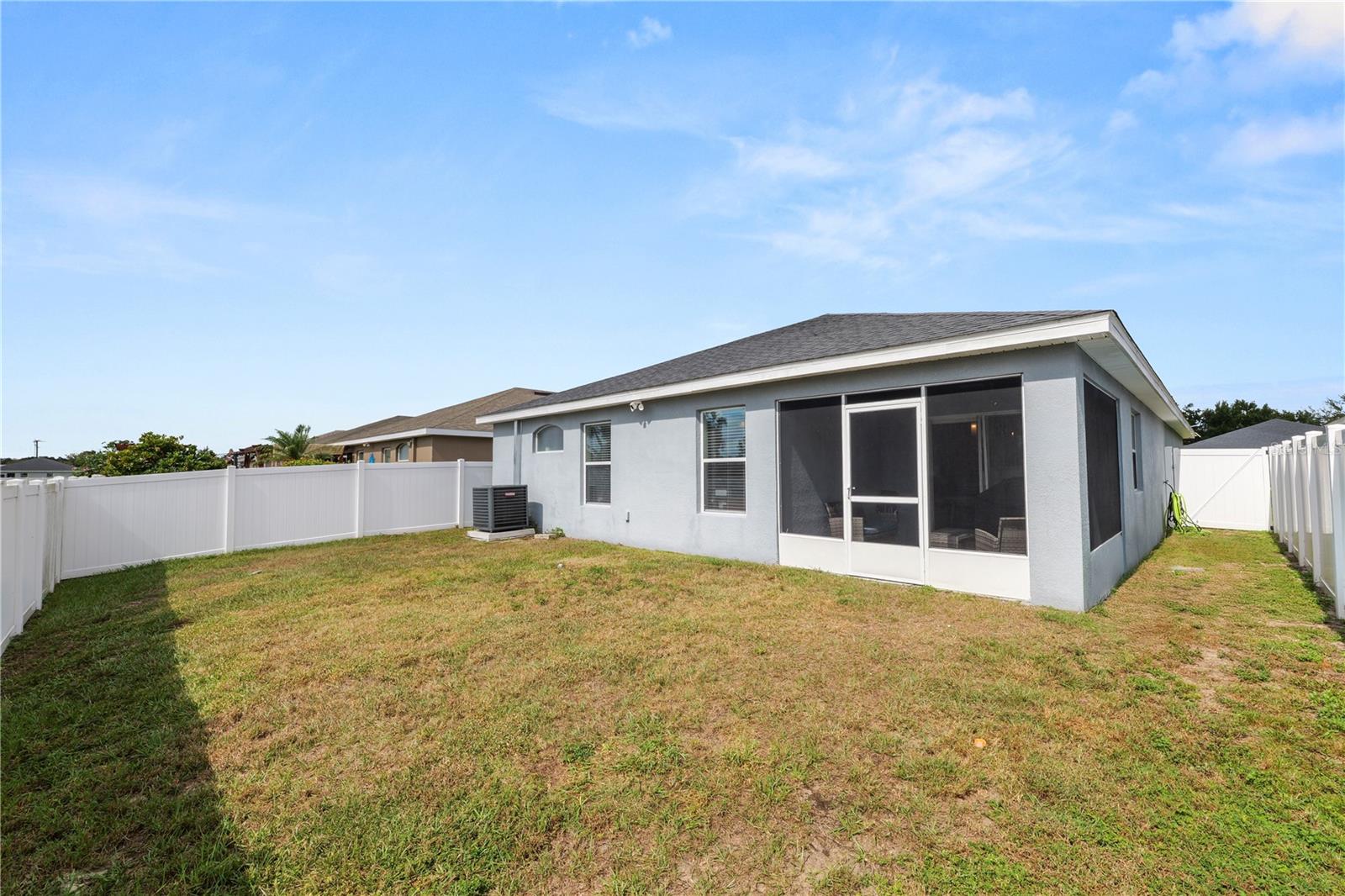 Image 30 of 37 For 1984 Danes Court