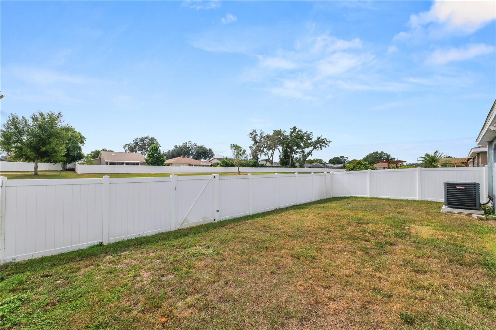 Image 31 of 37 For 1984 Danes Court