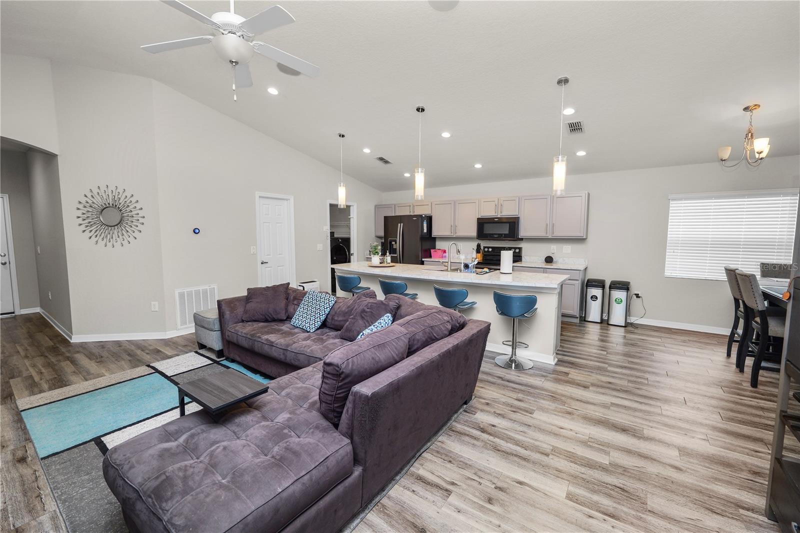 Image 5 of 37 For 1984 Danes Court