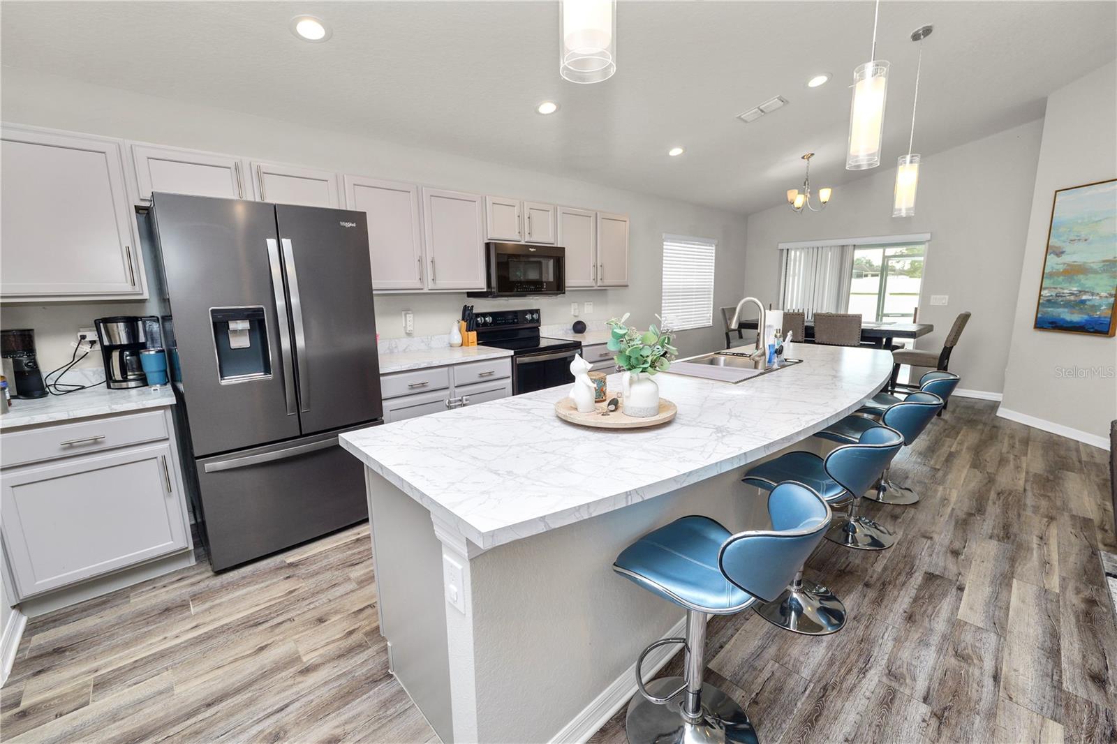 Image 9 of 37 For 1984 Danes Court