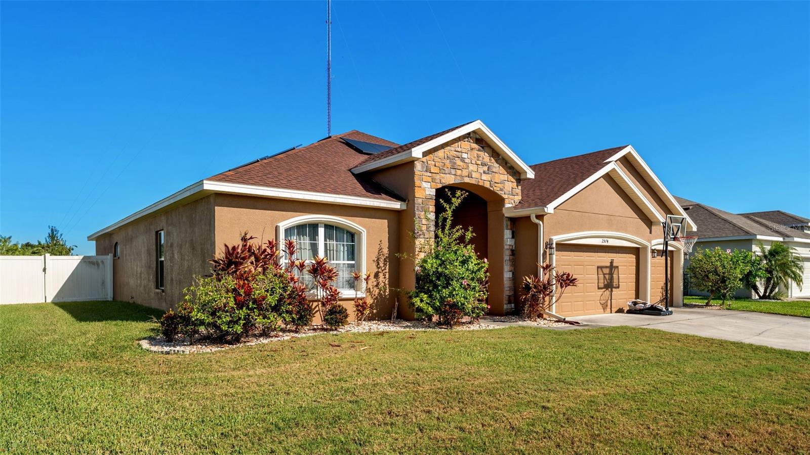 Image 3 of 49 For 2574 Highlands Creek Way