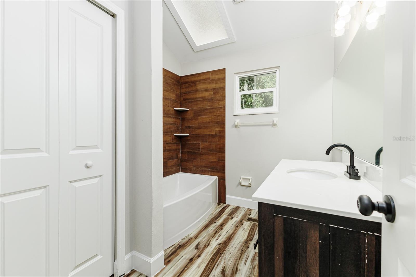 Image 16 of 25 For 3807 Timberlake Road E