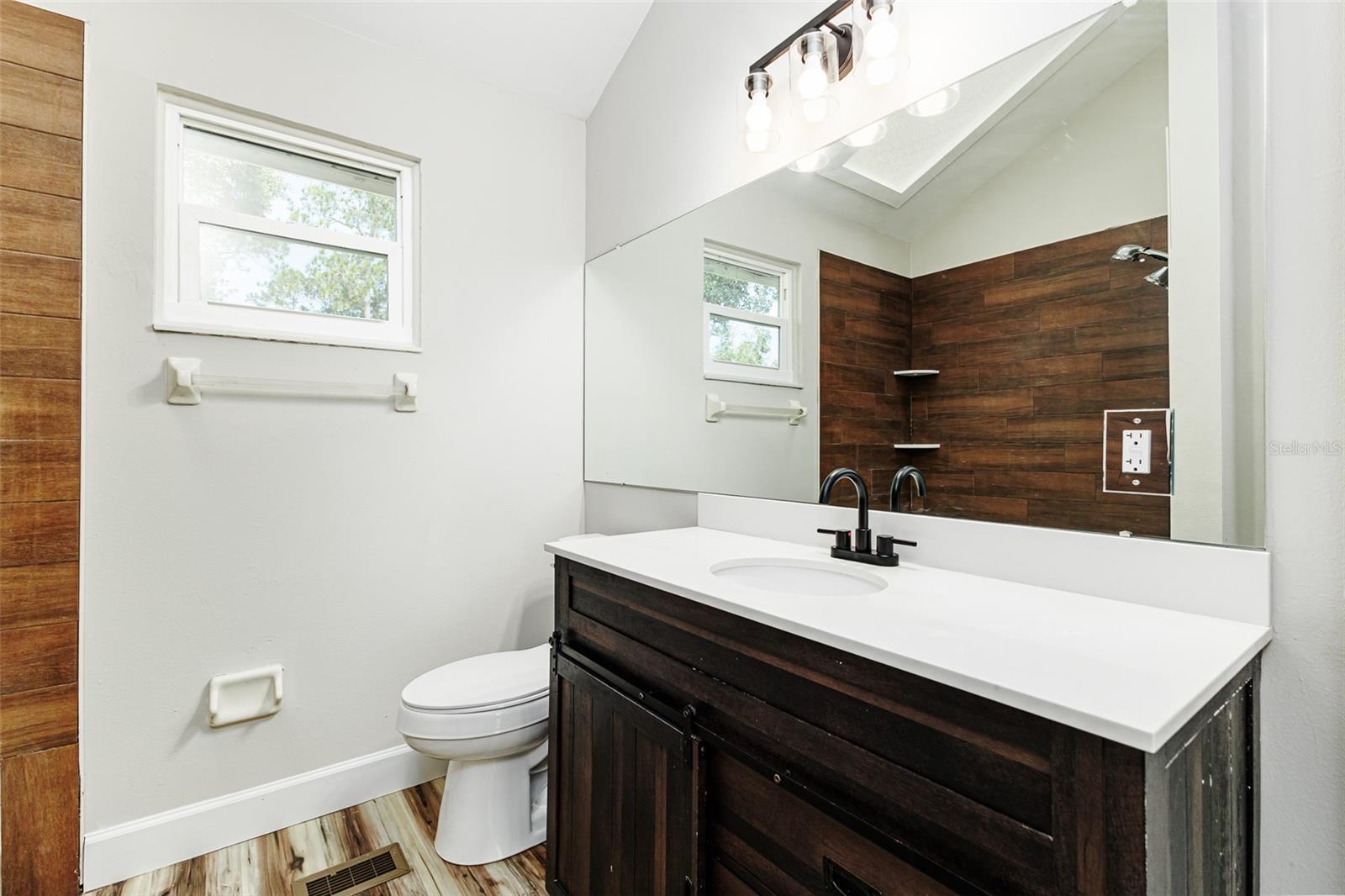 Image 17 of 25 For 3807 Timberlake Road E