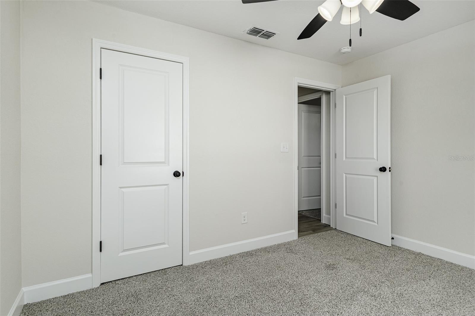 Image 14 of 25 For 2405 Delrose Drive E