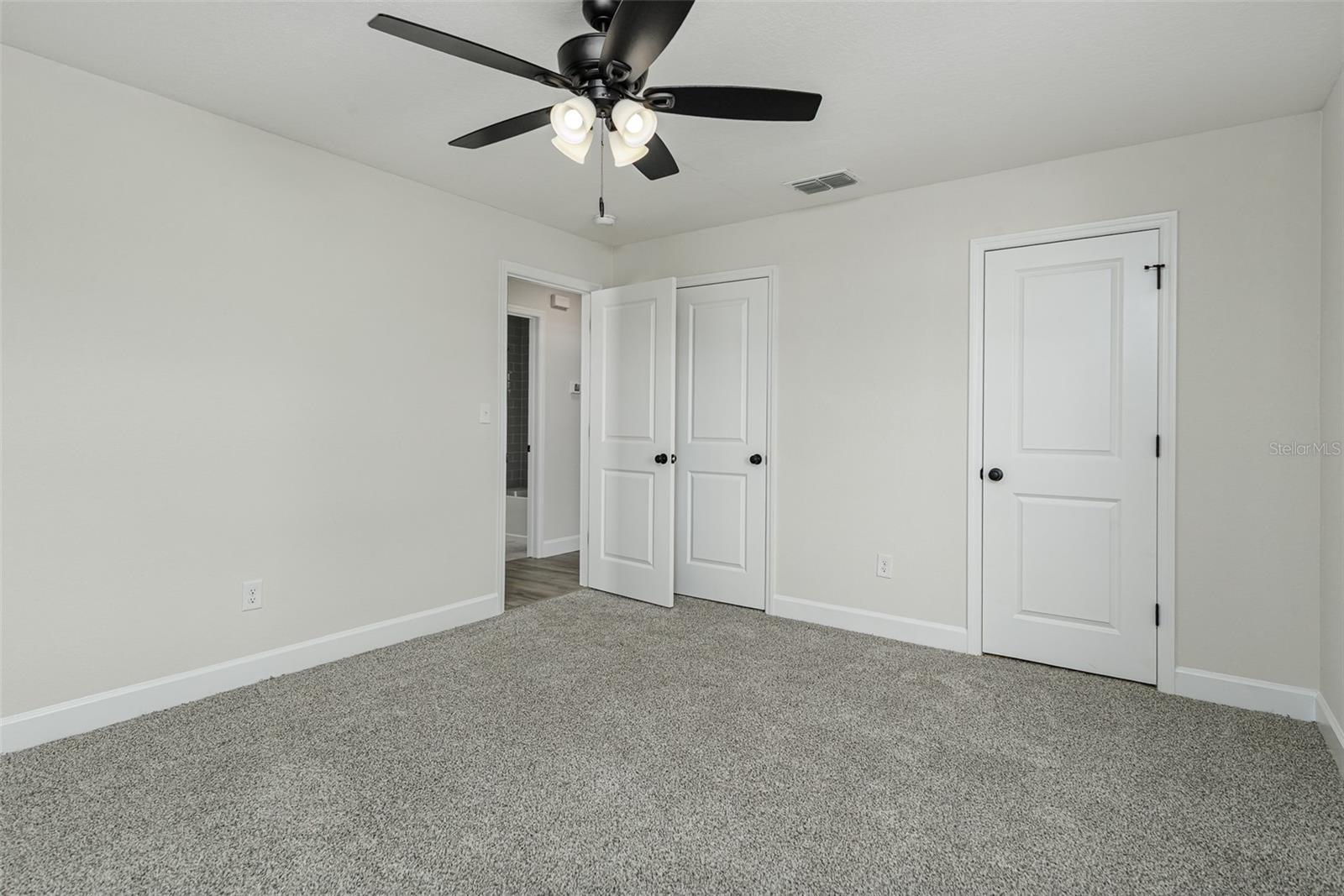 Image 16 of 25 For 2405 Delrose Drive E