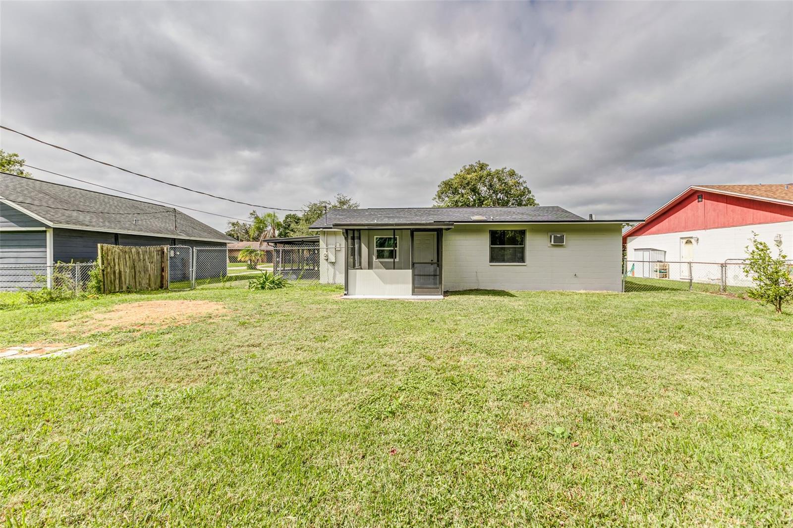 Image 23 of 25 For 2405 Delrose Drive E