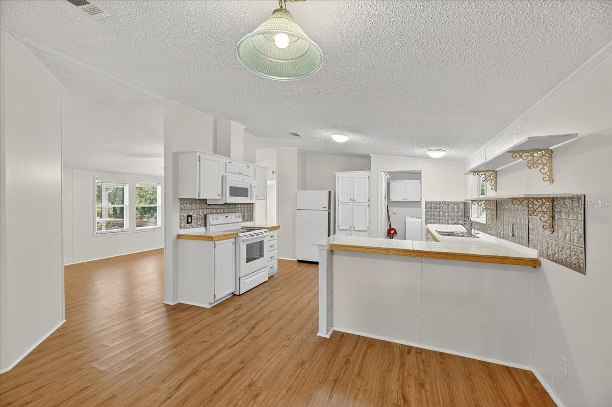 Image 12 of 74 For 6211 Woodale Drive