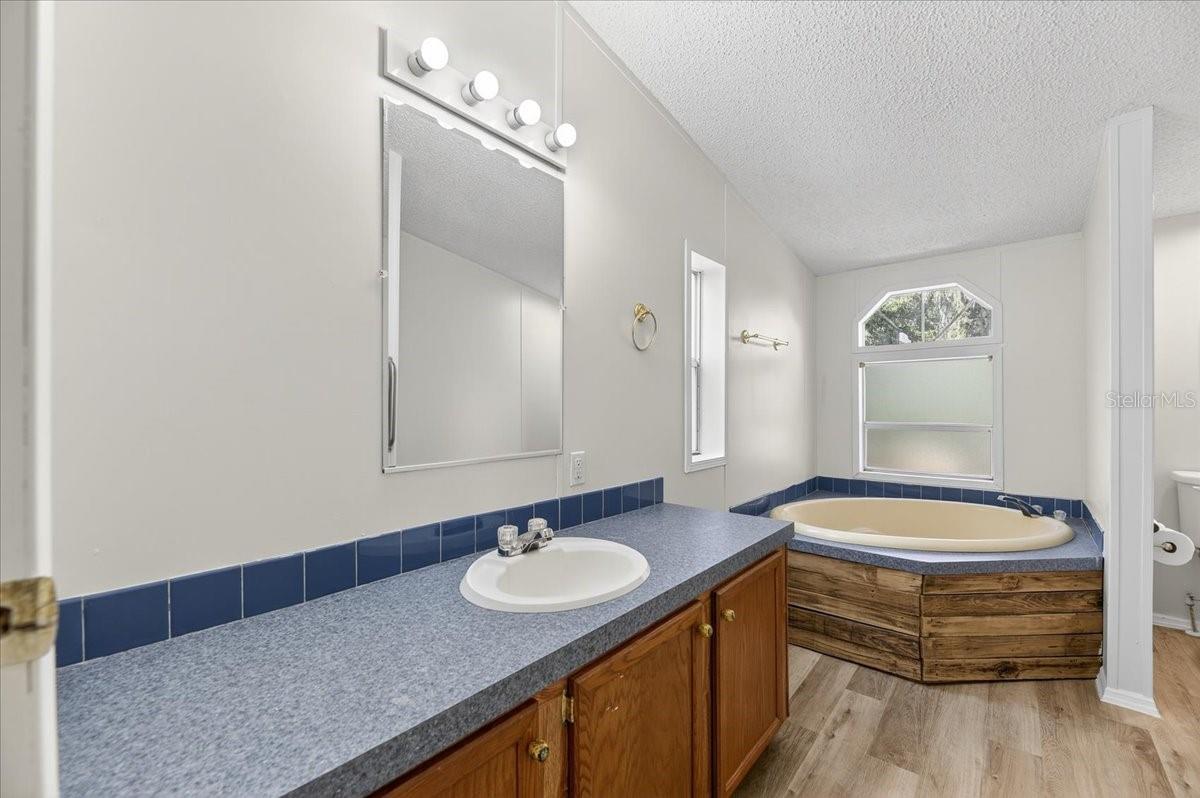 Image 16 of 74 For 6211 Woodale Drive