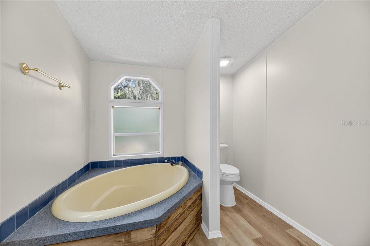 Image 17 of 74 For 6211 Woodale Drive