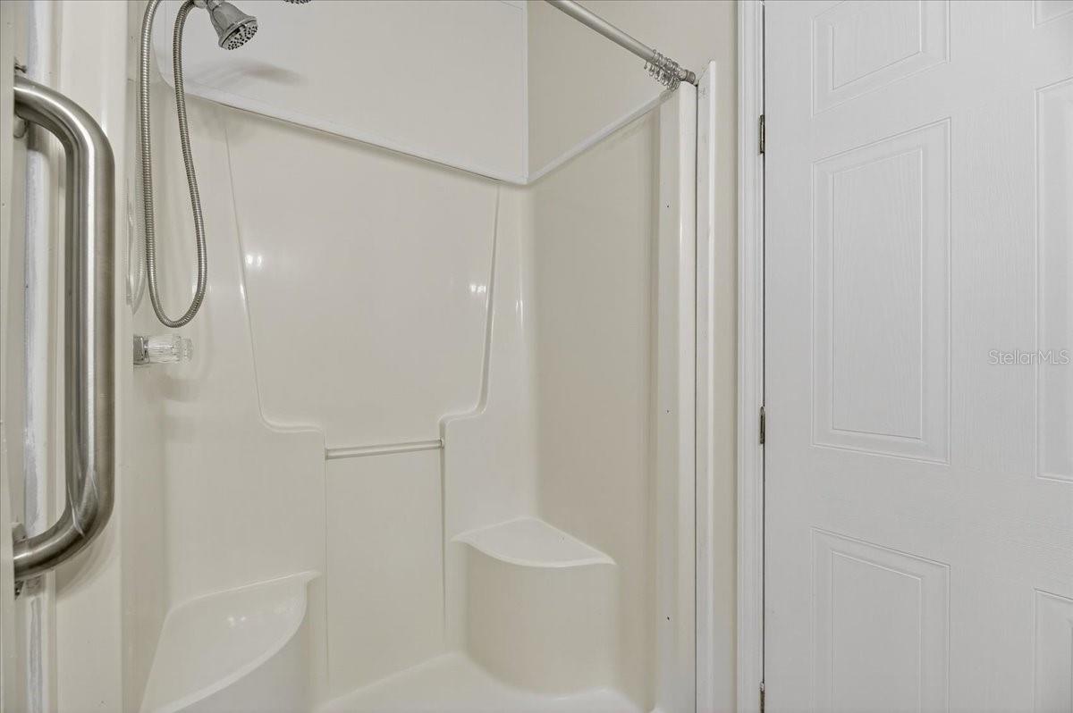 Image 18 of 74 For 6211 Woodale Drive