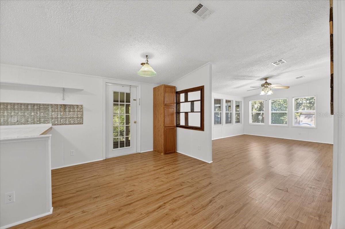 Image 22 of 74 For 6211 Woodale Drive