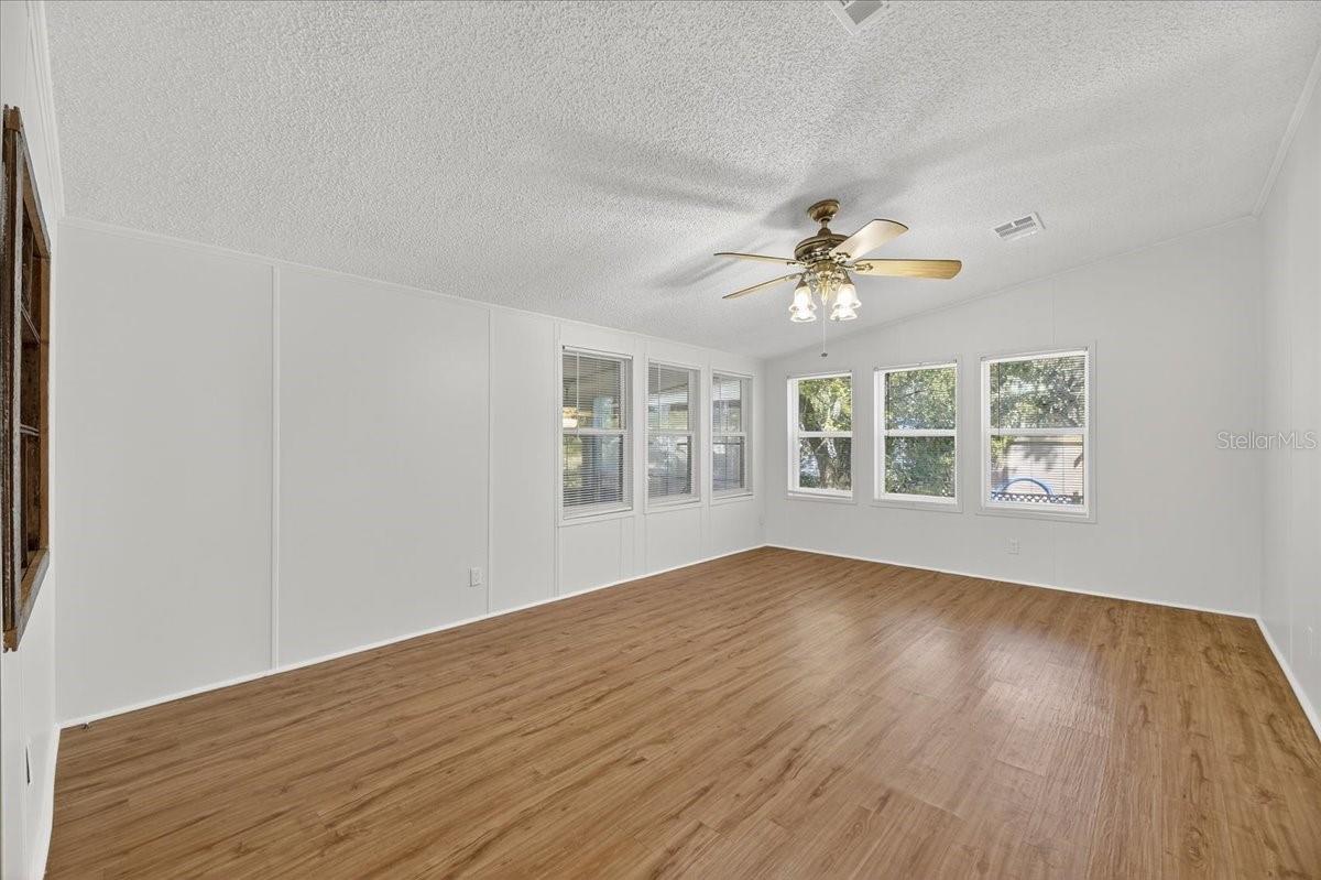 Image 23 of 74 For 6211 Woodale Drive